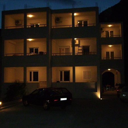 Apartments Ante Omis Ngoại thất bức ảnh